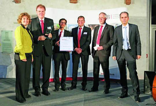 L-R: Eveline Lemke (Secretary of State for Trade and Industry of Rhineland-Palatinate), Uwe Reifenhaeuser (Managing Director), Thomas Kuehr, Juergen Melles, Uwe Ragnit (all TREIF), Dr. Ulrich Link (ISB board of directors).