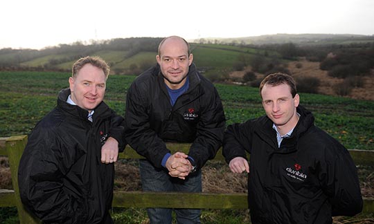 L-R: Michael Doran, Dunbia sales & marketing director, Rory Best and Matthew Dobson, Dunbia (Ireland) managing director.