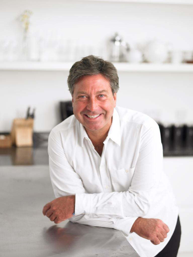 Popular chef and TV broadcaster John Torode will host the FMT Food Industry Awards 2017.